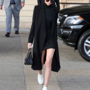 Black split side duster